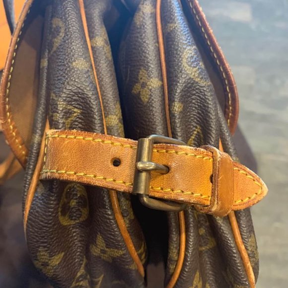 Authentic Louis Vuitton Saumar - Picture 2 of 8